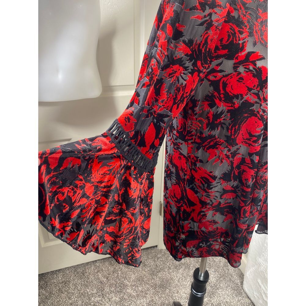 Cupio Women's Burnout Blouse Sz L Velvet Red Black Bell Sleeve Whimsygoth Gypsy - Picture 3 of 6